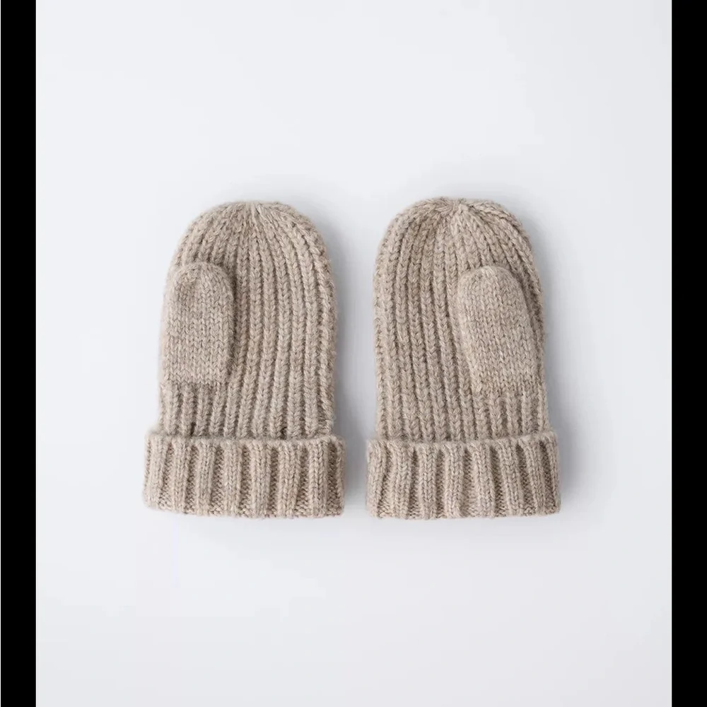 Zara kids, taupe brown, knit mittens, size S (3-6 years)